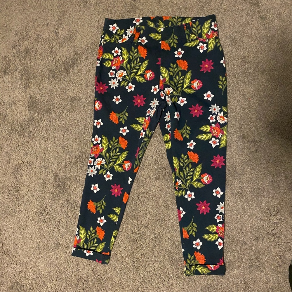3/$10 Floral Capri/Ankle Pants